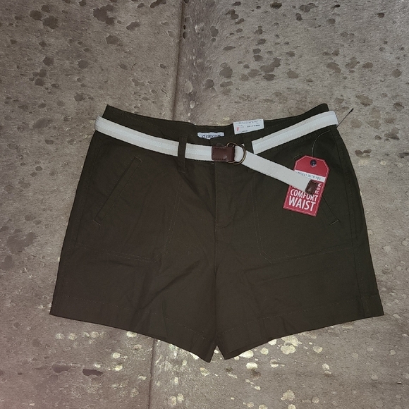 St. John's Bay Green High Waist Shorts - Picture 1 of 4